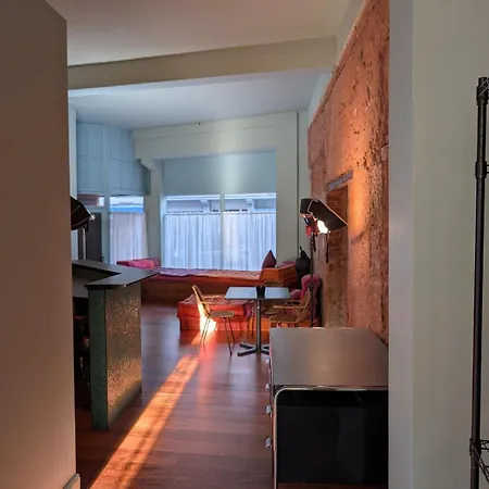 Designer Loft In Center Apartman